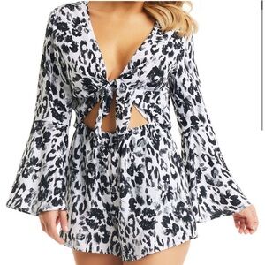 NWT romper size L